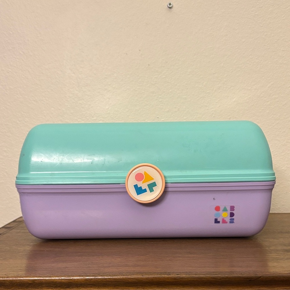 Caboodles 90’s Mint Green and Lavender Cosmetic Box with‎ Mirror - good
